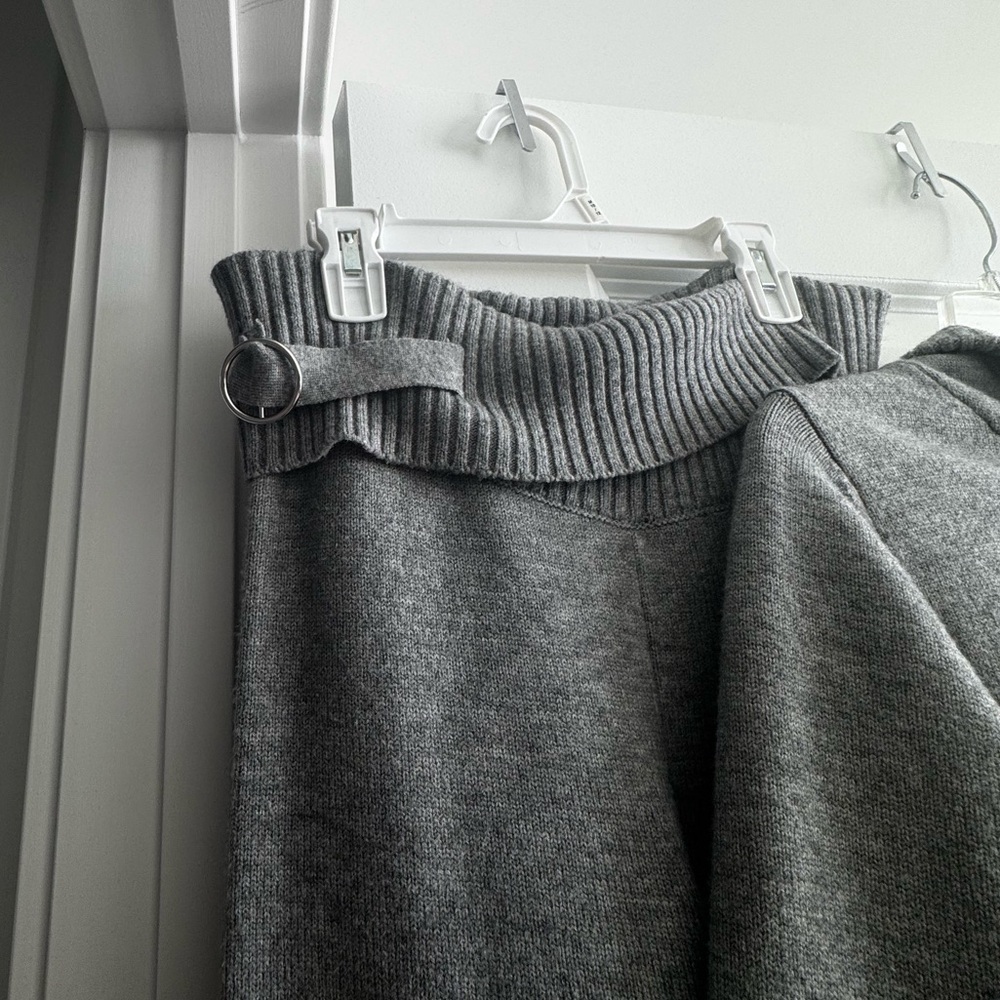 Fashion Nova Cropped Sweater Pant Set - Picture 2 of 3